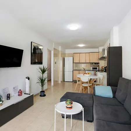 El Pisito De Momo * Канделария