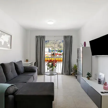 El Pisito De Momo * Канделария